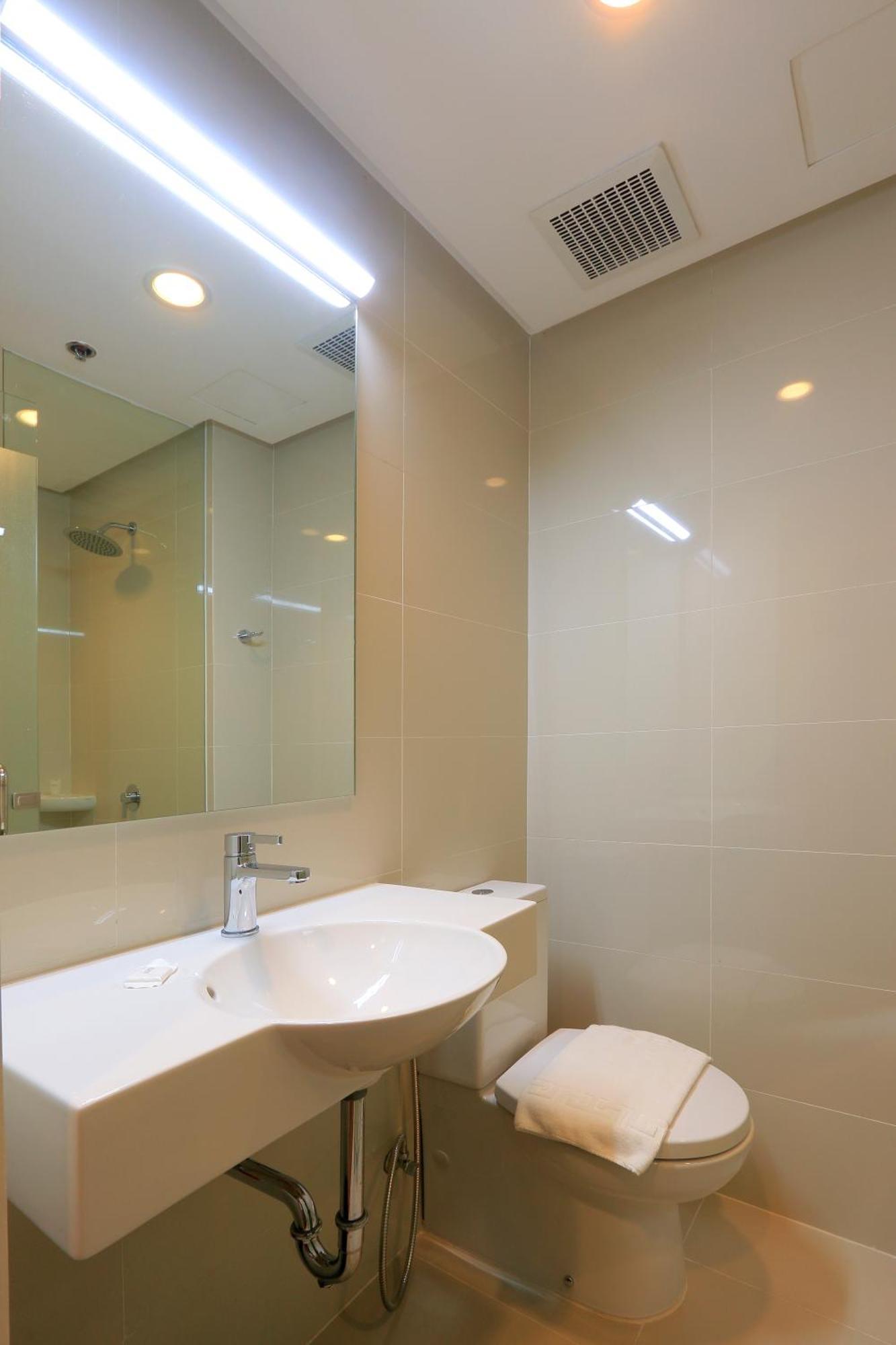Red Planet Makati Amorsolo Makati City Room photo